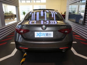 2021款2.0T 280HP 豪华运动版 正后	