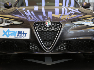 2021款2.0T 280HP 豪华运动版 中网