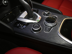 20212.0T 280HP A\Ӱ п؅^