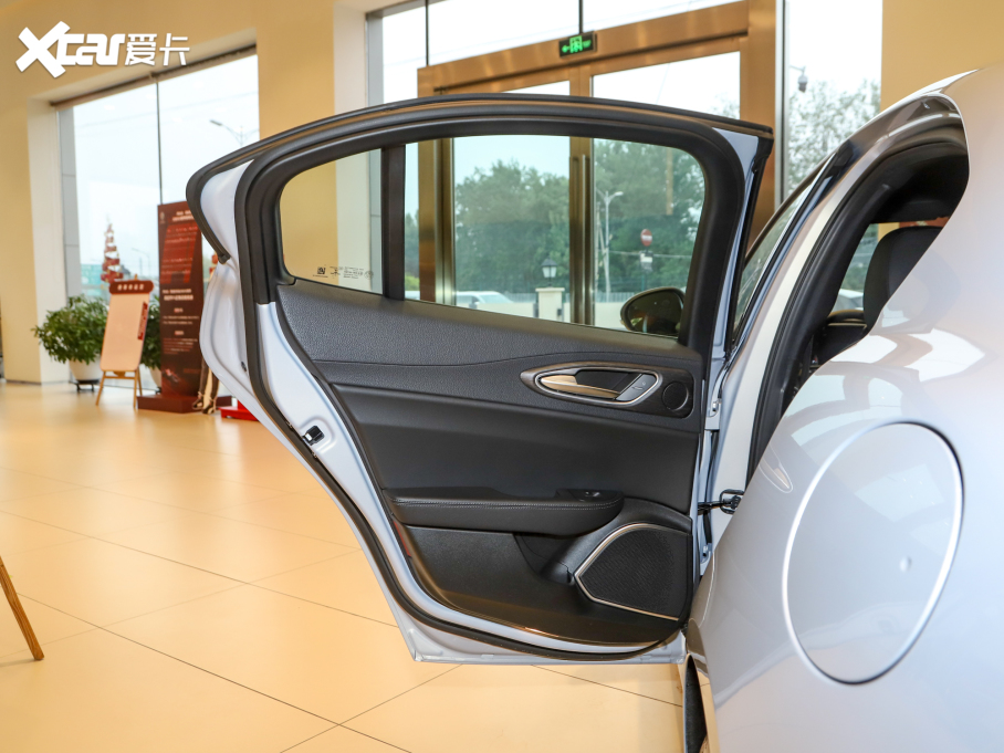 2022Giulia~ 2.0T 280HP Ti {ذ