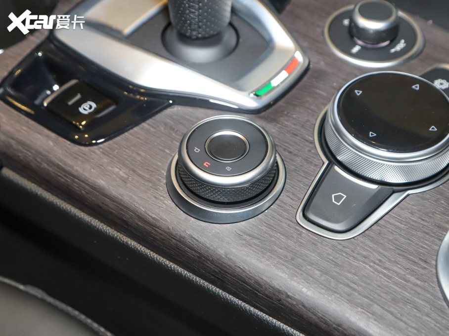 2022Giulia~ 2.0T 280HP Ti {ذ