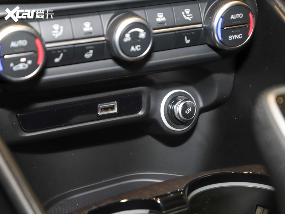 2022Giulia~ 2.0T 280HP Ti {ذ