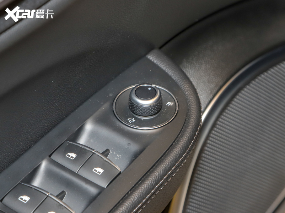 2022Giulia~ 2.0T 280HP Ti {ذ