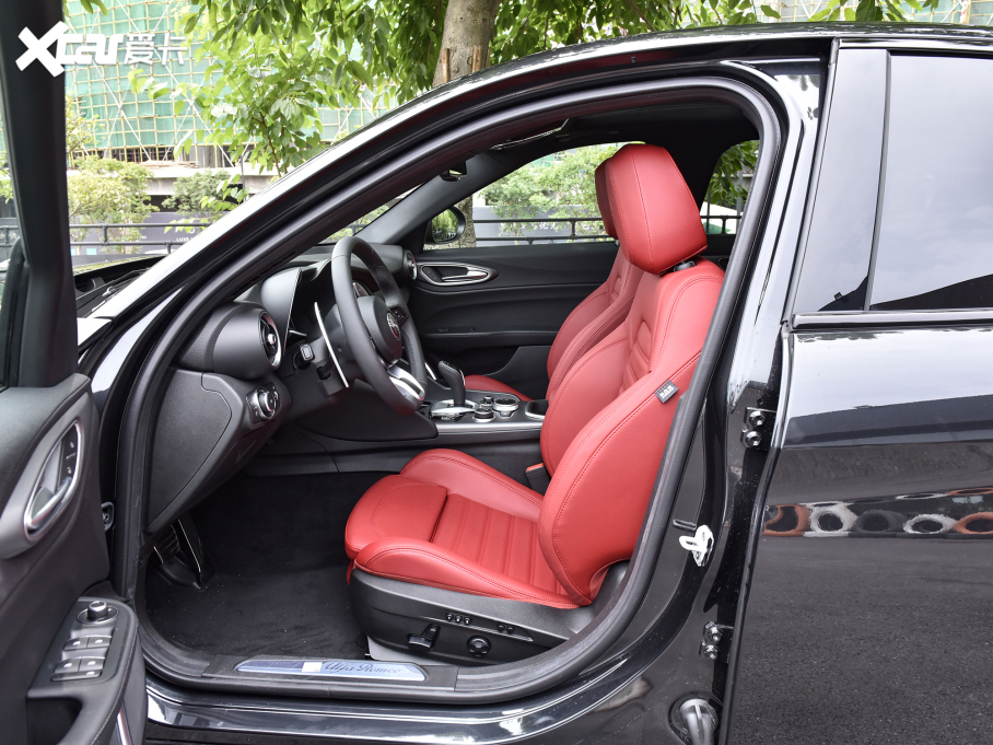 2022Giulia~ 2.0T 280HP Veloce ِ