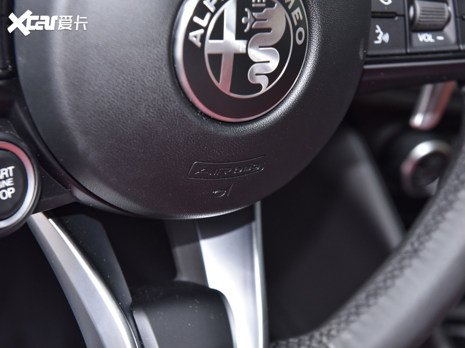 2022Giulia~ 2.0T 280HP Veloce ِ