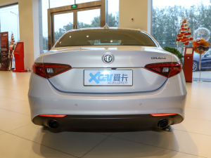 2022款2.0T 280HP Ti 驾控版 正后	