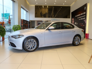 2022款2.0T 280HP Ti 驾控版 正侧（左）