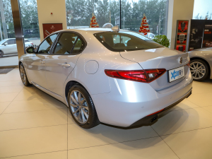 2022款2.0T 280HP Ti 驾控版 左后45度