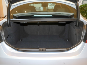 2022款2.0T 280HP Ti 驾控版 行李厢空间