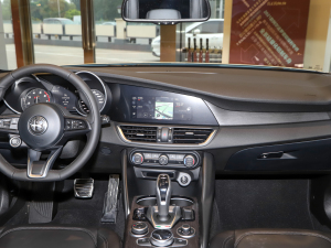 2022款2.0T 280HP Ti 驾控版 中控台