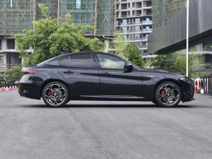 2022款2.0T 280HP Veloce 赛道版 正侧（右）