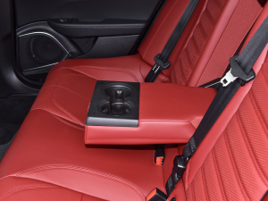 2022款2.0T 280HP Veloce 赛道版 后排中央扶手