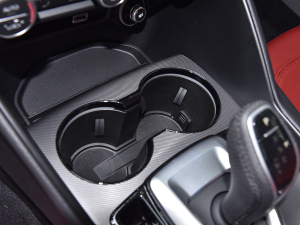 2022款2.0T 280HP Veloce 赛道版 前排杯架