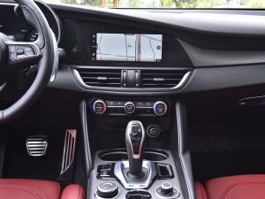 2022款2.0T 280HP Veloce 赛道版 中控台