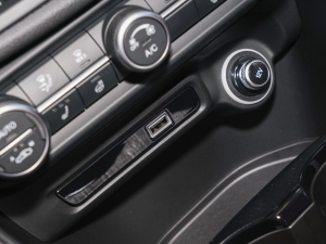 20232.0T 280HP v п؅^