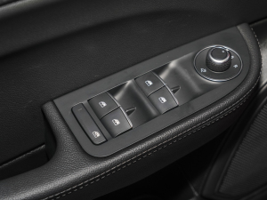 20232.0T 280HP v п؅^