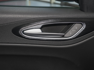 20232.0T 280HP v п؅^