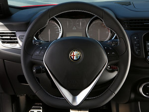 2013Quadrifoglio Verde п؅^