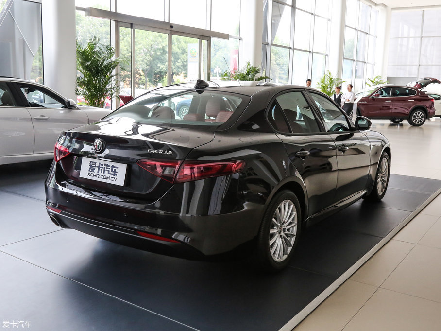 2017Giulia~ 200HP Ӣ