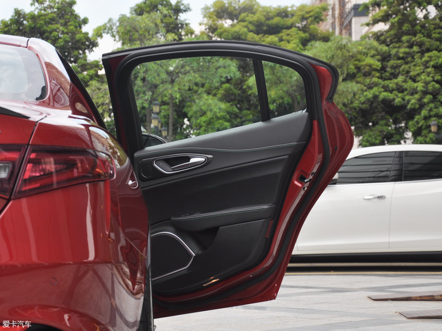 2017Giulia~ QV 510HP ~ݰ