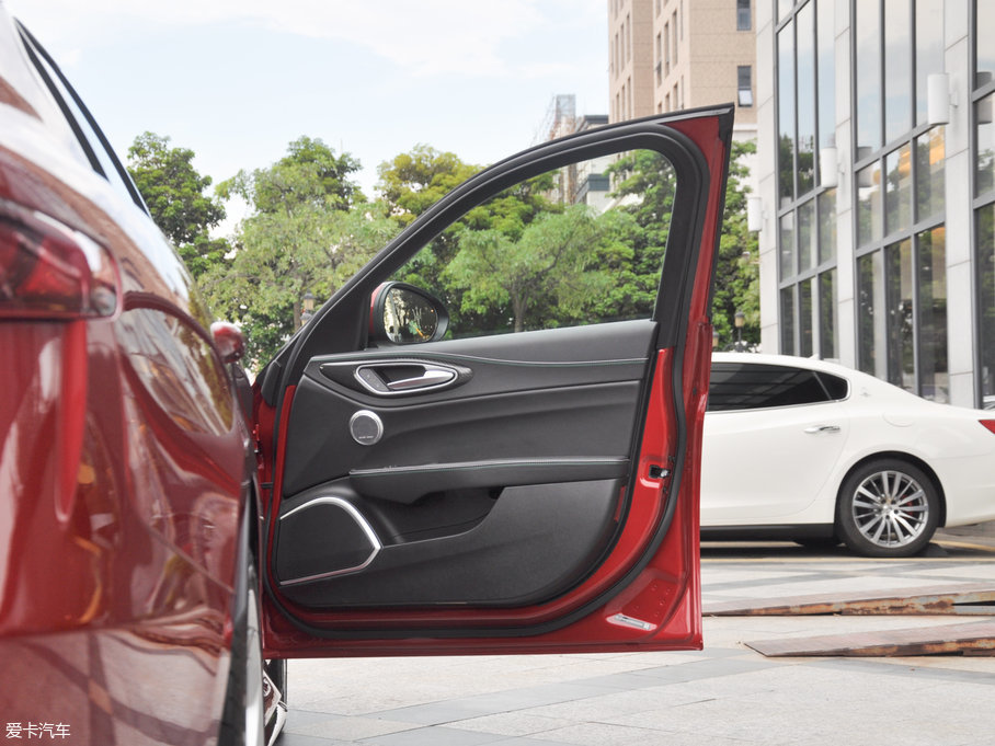 2017Giulia~ QV 510HP ~ݰ