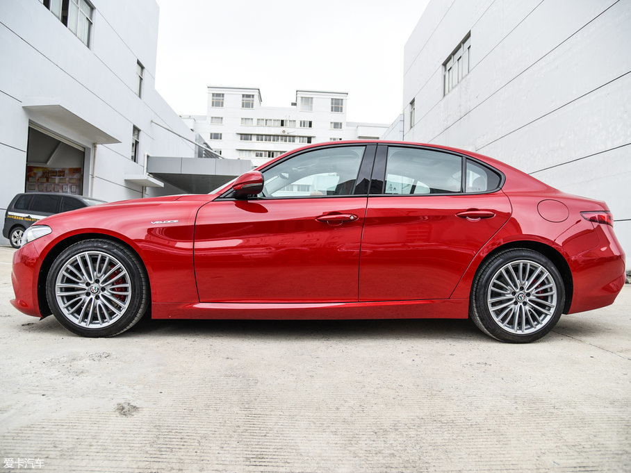 2017Giulia~ 280HP A\Ӱ