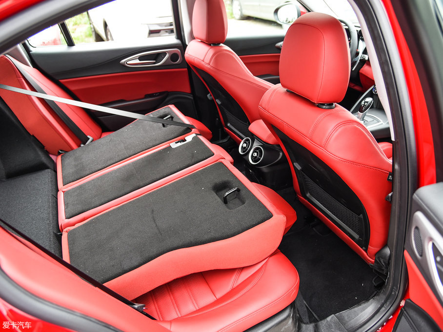 2017Giulia~ 280HP A\Ӱ