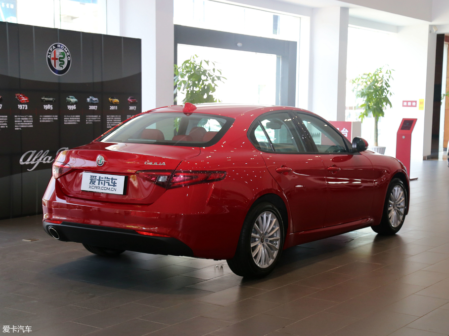 2017Giulia~ 200HP Ӣ