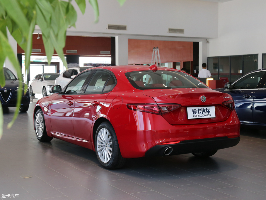 2017Giulia~ 200HP Ӣ