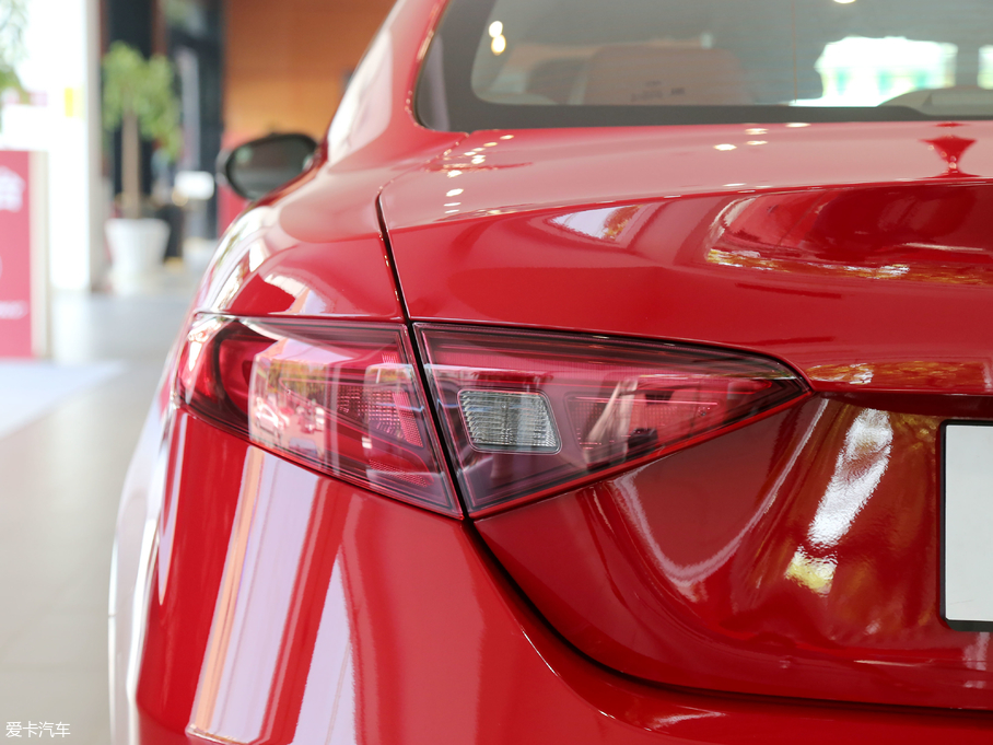 2017Giulia~ 200HP Ӣ