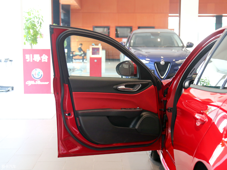 2017Giulia~ 200HP Ӣ