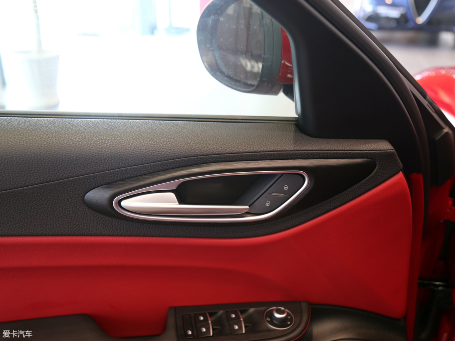 2017Giulia~ 200HP Ӣ