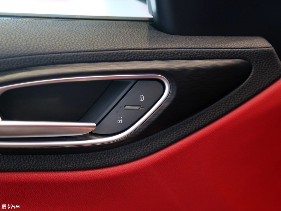 2017Giulia~ 200HP Ӣ