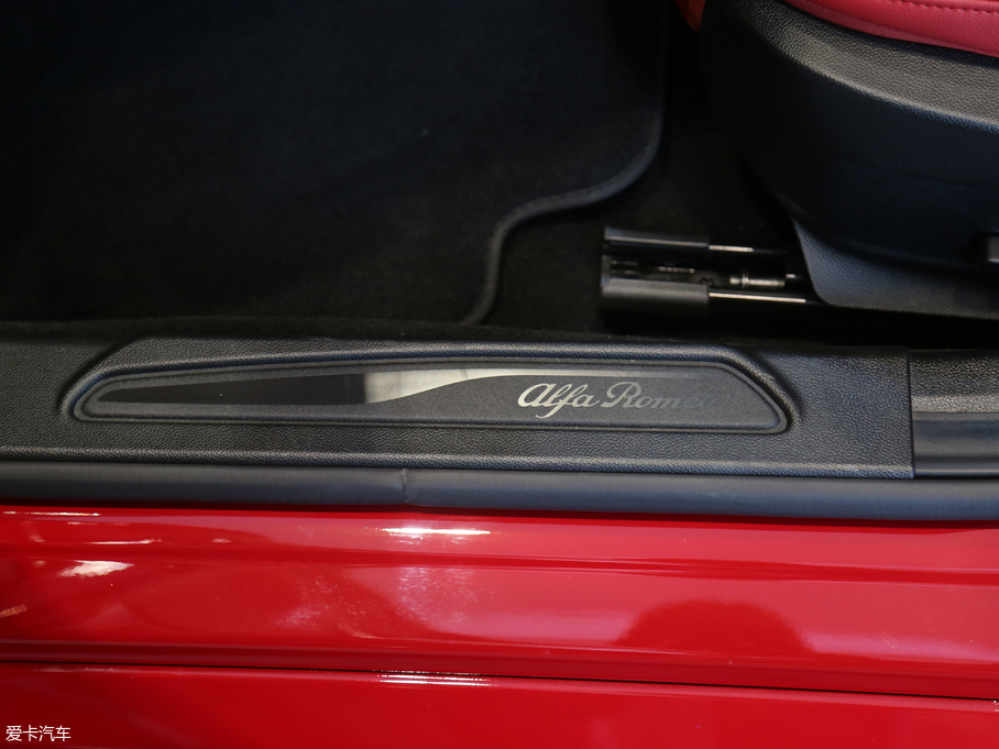 2017Giulia~ 200HP Ӣ