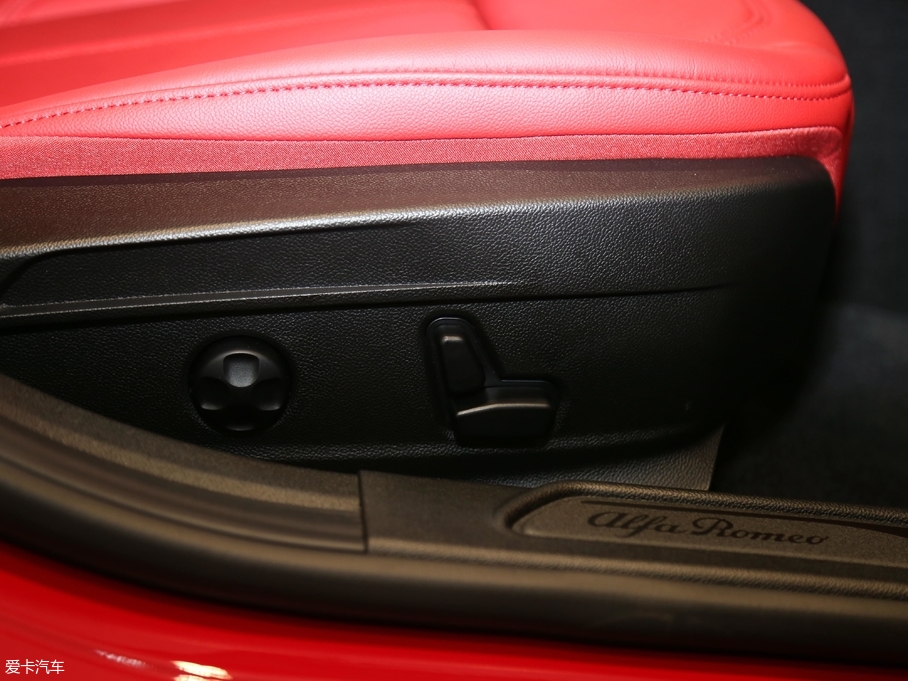 2017Giulia~ 200HP Ӣ