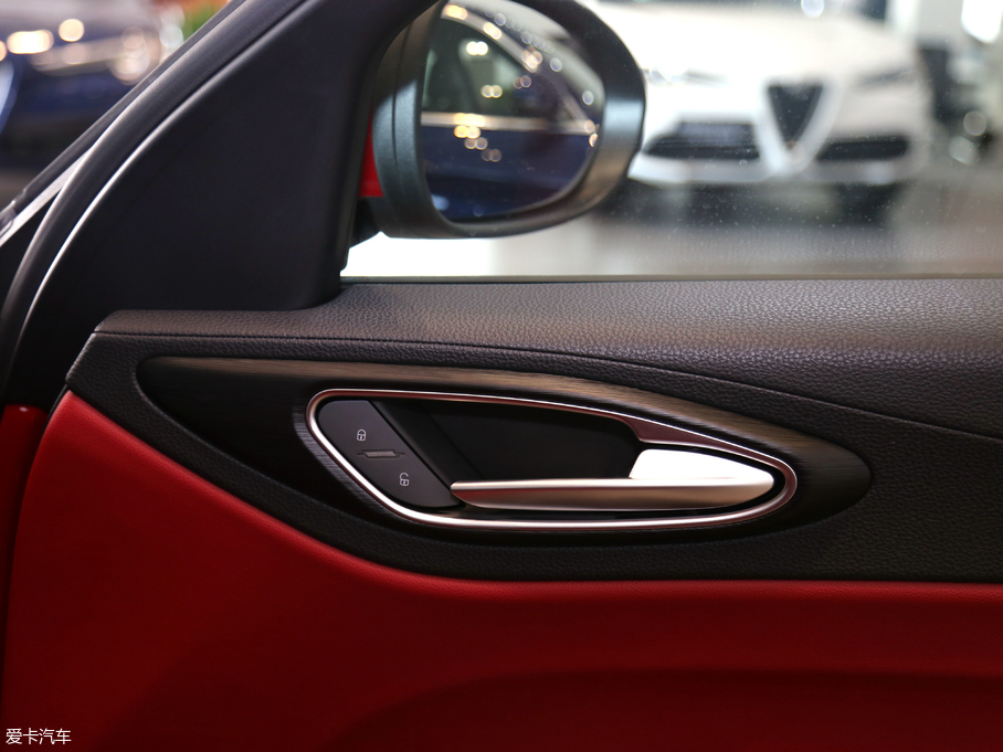 2017Giulia~ 200HP Ӣ