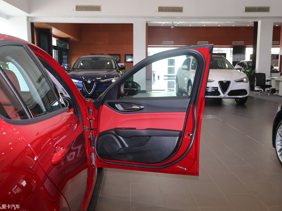 2017Giulia~ 200HP Ӣ