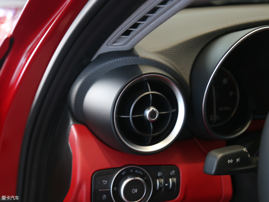 2017Giulia~ 200HP Ӣ