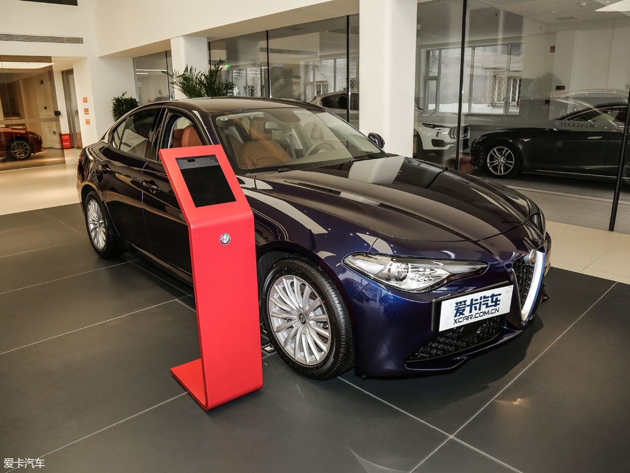 2017Giulia~ 200HP Ӣ