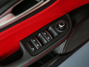 2017280HP Milano {܇ƅ^(q)	