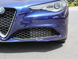 2017款200HP 豪华版 前雾灯