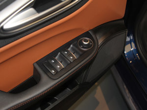 2017款280HP 豪华版 主驾车窗控制区	