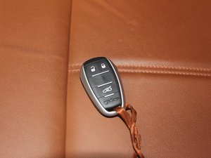 2017款280HP 豪华版 车钥匙