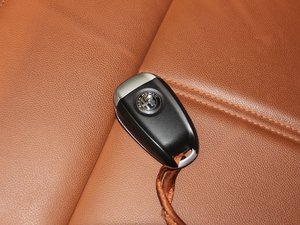 2017款280HP 豪华版 车钥匙