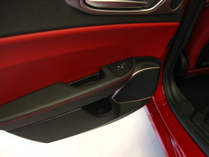 2017款280HP Milano限量版 空间座椅