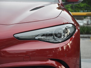 2017款QV 510HP 四叶草版 大灯
