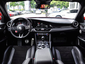 2017款QV 510HP 四叶草版 内饰全景