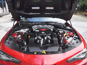 2017款QV 510HP 四叶草版 发动机