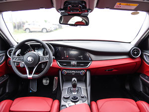 2017款280HP 豪华运动版 内饰全景