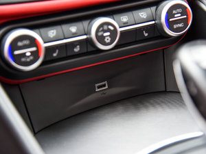 2017280HP A\Ӱ п؅^